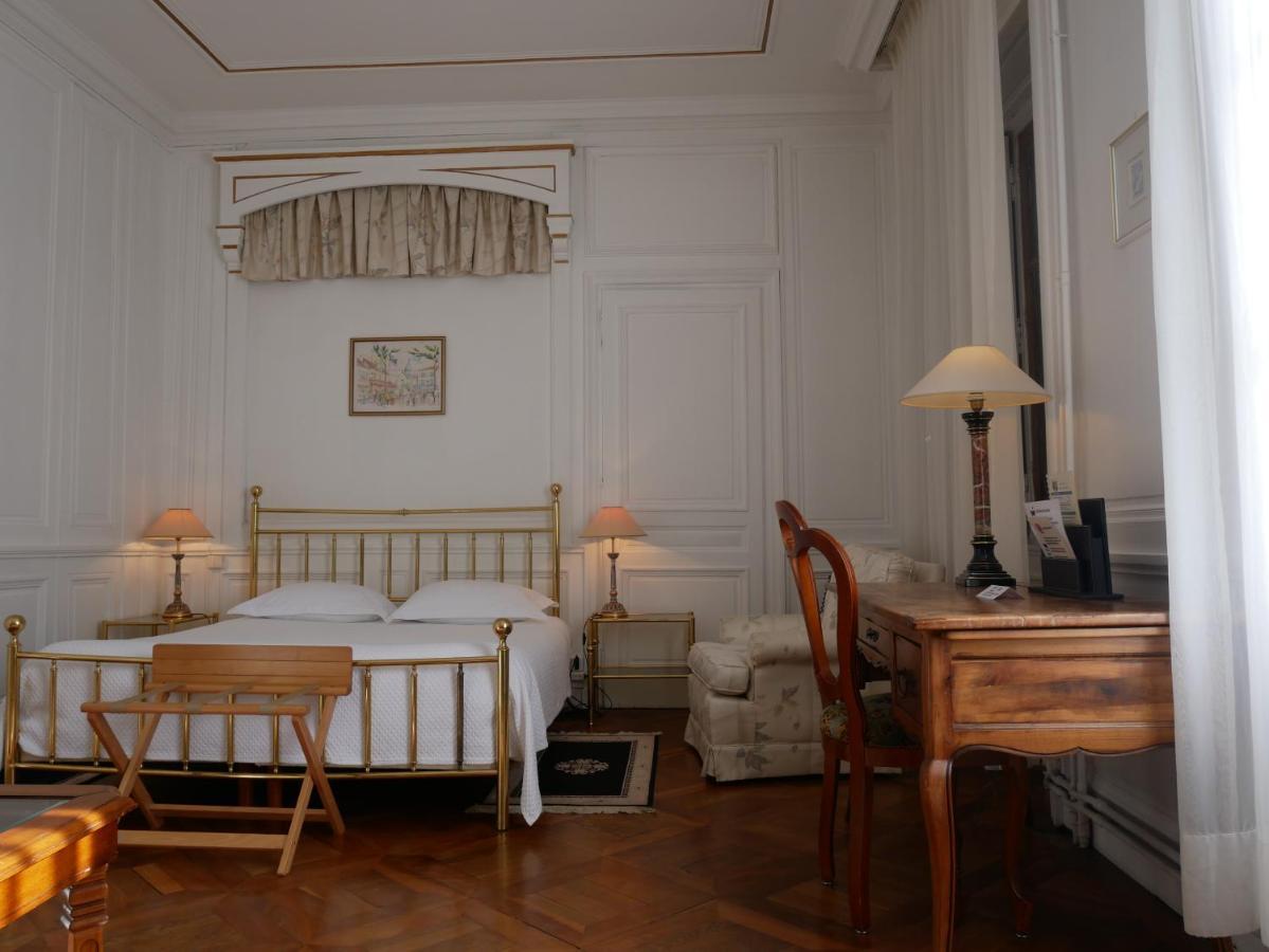Hotel Du Parc - Manoir Du Baron Blanc Faverges Exteriör bild